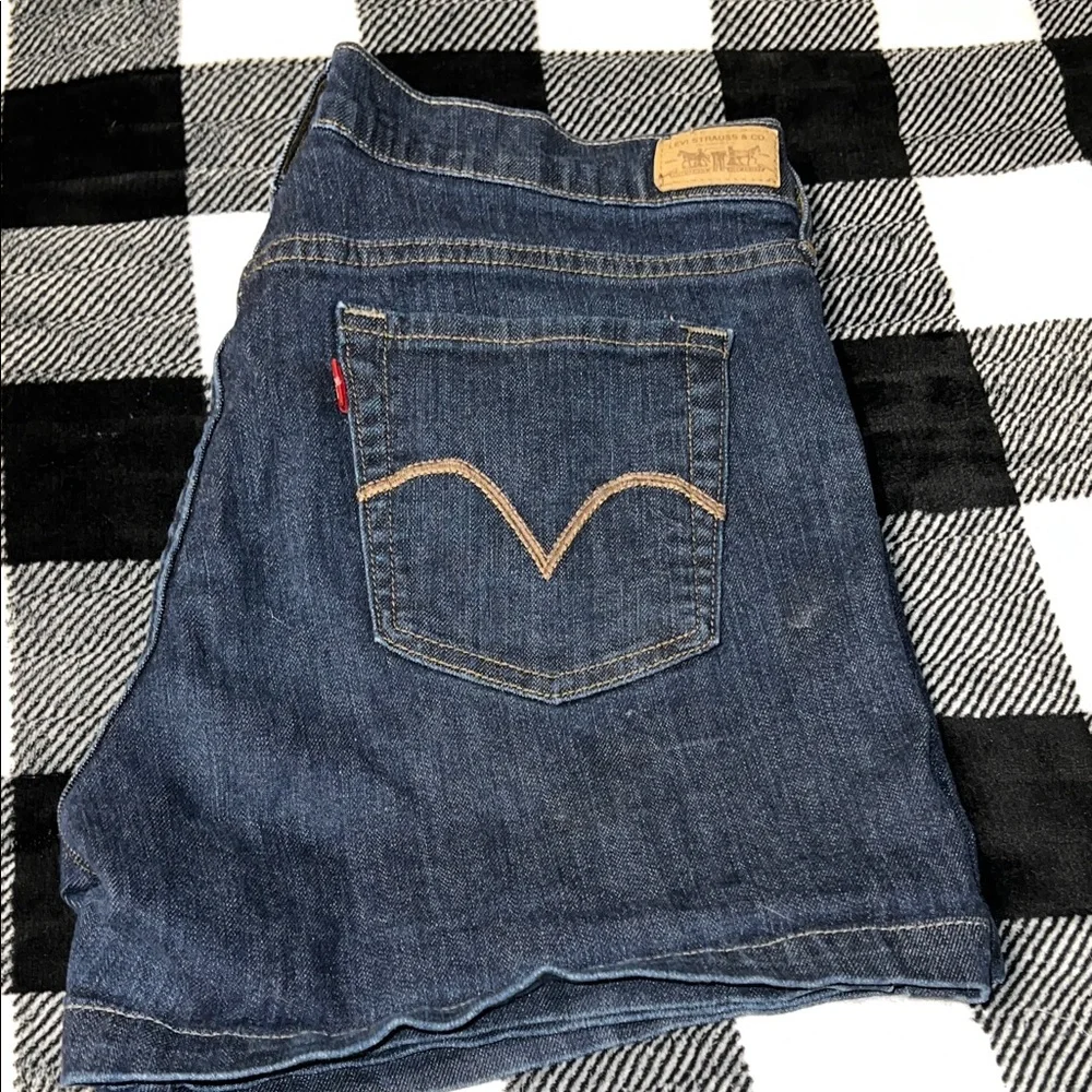 Women’s Levi’s 5 Pocket Denim Shorts/Size 12 - Picture 5 of 8